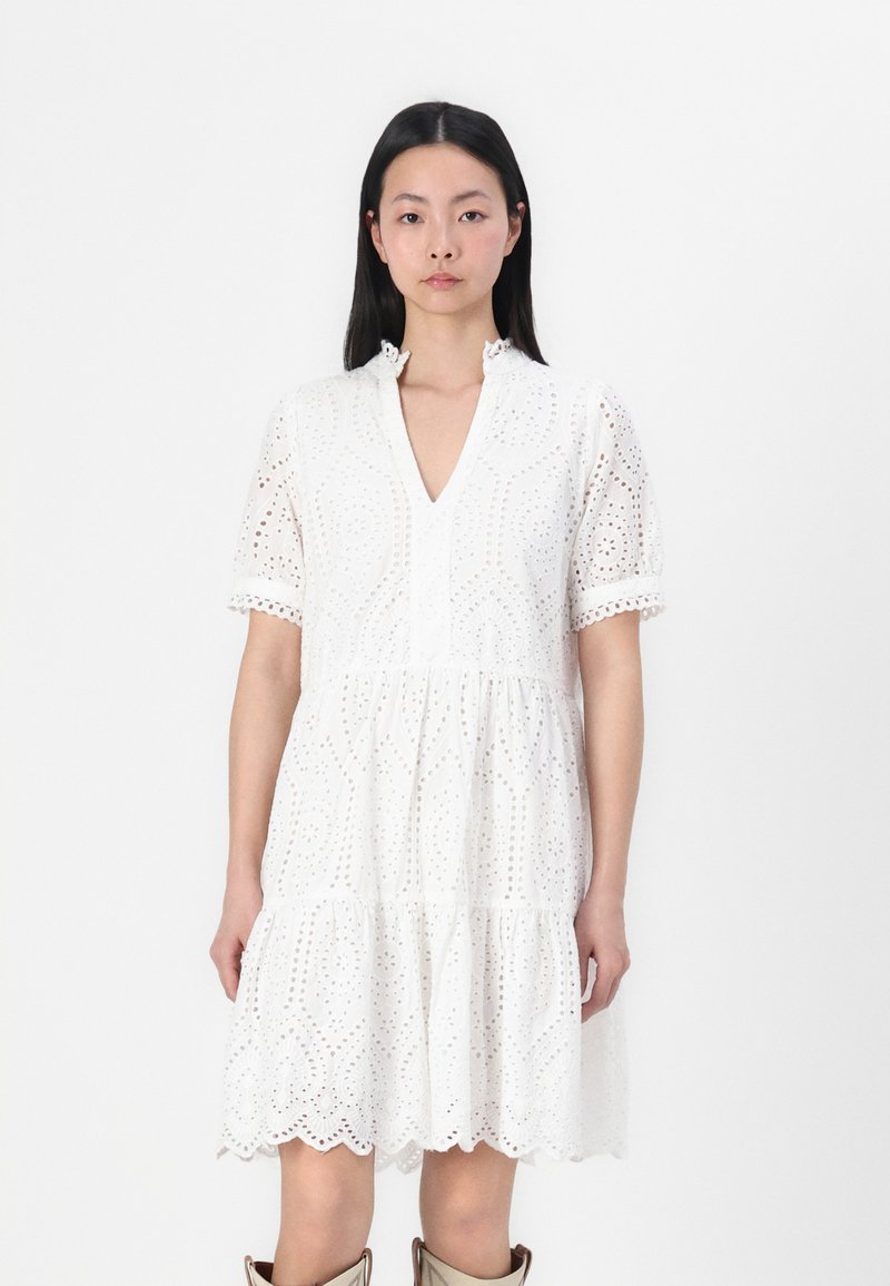 YAS YASHOLI DRESS - Kjole - star white/hvit - Zalando.no