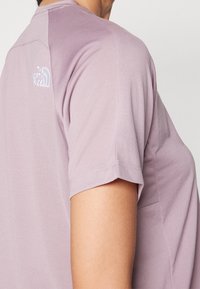 The North Face T-shirt till träning - purple