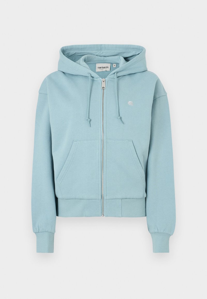 Sweat à capuche bleu clair avec fermeture éclair, poches avant, capuche avec cordon, poignets côtelés et petit logo blanc sur la poitrine gauche.