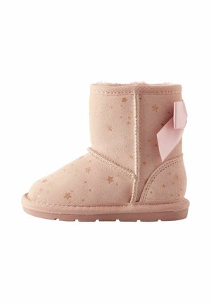 Rosa Wildleder-Stiefelette mit Sternenmuster, weicher Fütterung und einem pinken Band-Akzent an der Seite. Niedrigprofil-Gummisohle für besseren Halt.