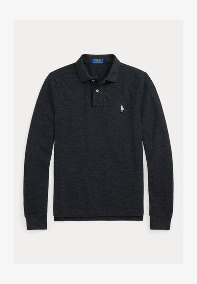 Tamsiai pilki marškinėliai-polo ilgomis rankovėmis su apykakle, dviem sagomis ir baltu siuvinėtu Polo Ralph Lauren logotipu kairėje krūtinės pusėje.