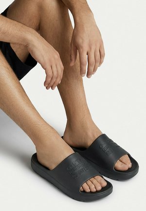 G-STAR, STAR RAW MEN'S FLIP-FLOPS BLACK - Pantofle - black