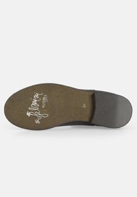 Suola nera di scarpa con superficie liscia, caratterizzata da una base in legno e dettagli del logo impresso. Taglia contrassegnata come 37.
