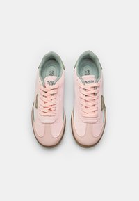 Bata Treniņu apavi - multicolor