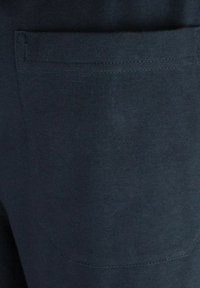 Götzburg V-AUSSCHNITT - Nachtwäsche Set - navy fein geringelt