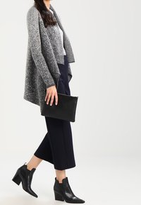 Anna Field Kofta - mottled dark grey