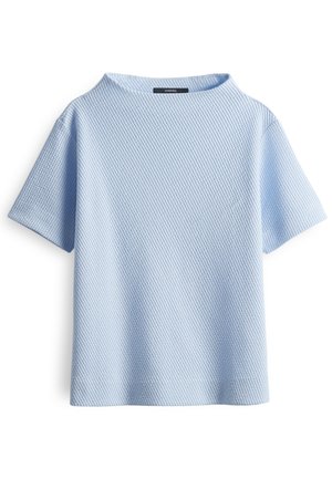 Haut bleu clair à manches courtes en tissu texturé, avec un large col et une coupe décontractée, présentant un motif côtelé sur l'ensemble.