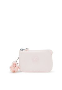 Portafoglio a monete rosa chiaro realizzato in materiale liscio, con chiusura a zip, logo impresso e un charm peloso a forma di scimmia attaccato.