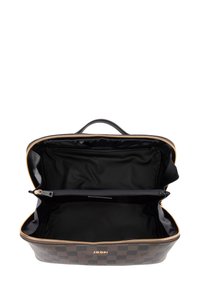 Bruine geruite tas met gouden ritssluiting, zwart interieur, een enkele ritssluitingzak, vlakke bodem en een handvat bovenaan voor gemakkelijk dragen.