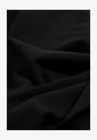 Unausgewählt, black