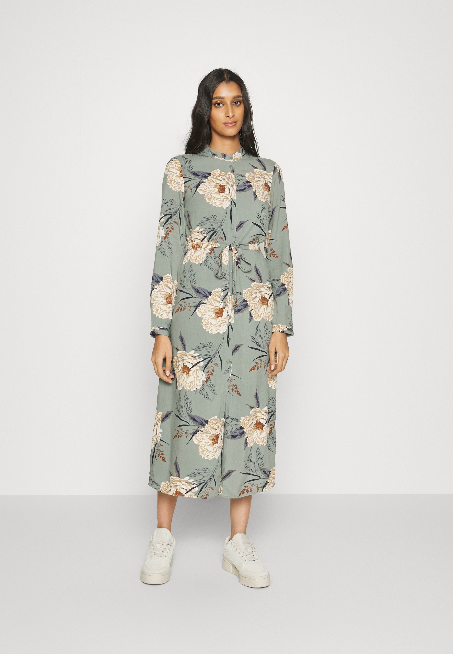 Vero Moda VMEASY LONG DRESS - Blusenkleid - laurel wreath camille/grün -  Zalando.de
