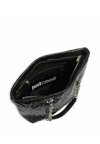 Sac à main en cuir matelassé noir avec un accent de chaîne argentée, doté d'une fermeture éclair et d'une poche intérieure avec une doublure logo.