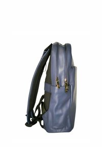 Zaino in pelle blu con schienale in tessuto texturizzato, doppie tasche con zip e spallacci regolabili. Superficie liscia con finitura lucida.