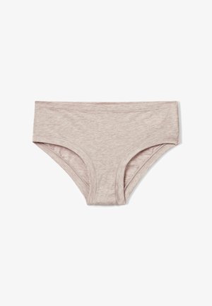 Jasno beżowe bawełniane figi damskie z bezszwowym pasem i gładką, miękką fakturą, ułożone na białym tle.