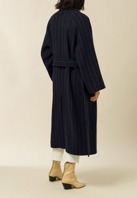 IVY OAK Klassisk frakke - dark blue