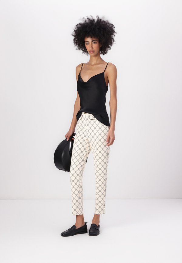 WOMEN PANT - Trousers4