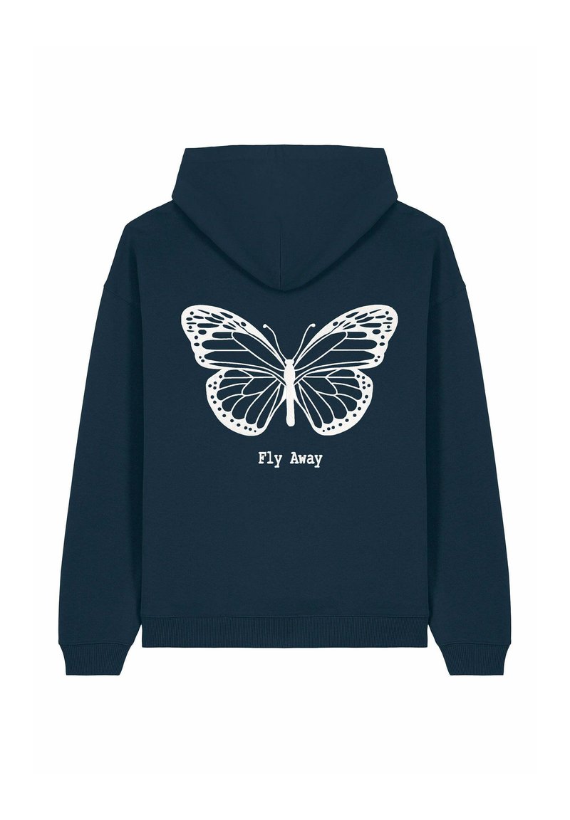 Felpa con cappuccio blu navy con una grande grafica di una farfalla bianca e il testo "Fly Away" sotto. Tessuto morbido, vestibilità rilassata.
