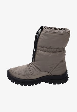 Izolované béžové zimní boty s vysokým, nařaseným válečkem, vyztuženou černou gumovou podrážkou a nastavitelným šněrováním pro bezpečné upevnění.