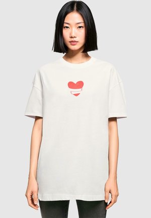 Merchcode HUGS & LOVE - HEART HUG BOYFRIEND - T-shirt imprimé - white