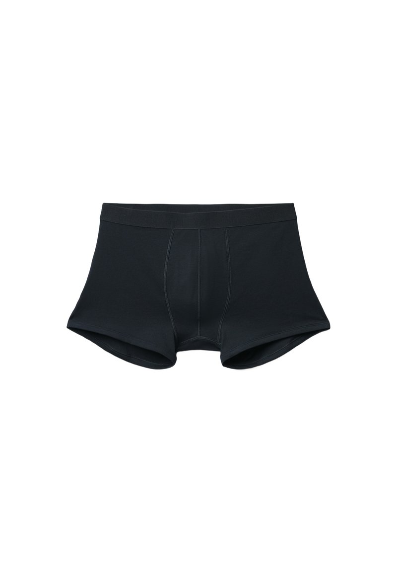 Boxer shorts neri in cotone con una texture liscia, vita elastica e cuciture a contrasto. Il design include una tasca frontale per il supporto.