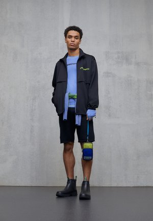 OUTERWEAR - Kort kåpe / frakk - black