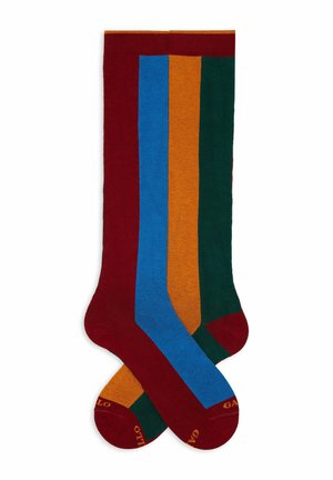 Calzini colorati con una combinazione di sezioni rosse, blu, verdi e arancioni. Realizzati in materiale morbido, con colori solidi e dettagli del piede di contrasto.