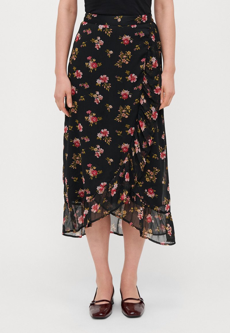 Schwarzer Blumenrock mit einem gerafften Saum, der pinke und gelbe Blumen zeigt. Aus leichtem Stoff gefertigt, mit einem asymmetrischen Design und durchscheinenden Details.