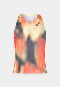 Herren ärmelloses Shirt aus leichtem Mesh-Gewebe in orange, schwarz und grauem abstraktem Muster; verfügt über das Nike-Logo und eine perforierte Textur.
