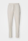 ICONS HEM PANTS - Pantalones deportivos - silver lining