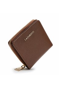 Portafoglio in pelle marrone con finitura testurizzata, hardware in tono oro, chiusura con zip e logo del marchio impresso sul fronte.