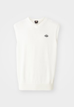 Pull sans manches blanc avec un col en V, un ourlet côtelé et un petit logo noir sur la poitrine gauche, fabriqué à partir d'un matériau tricoté doux.