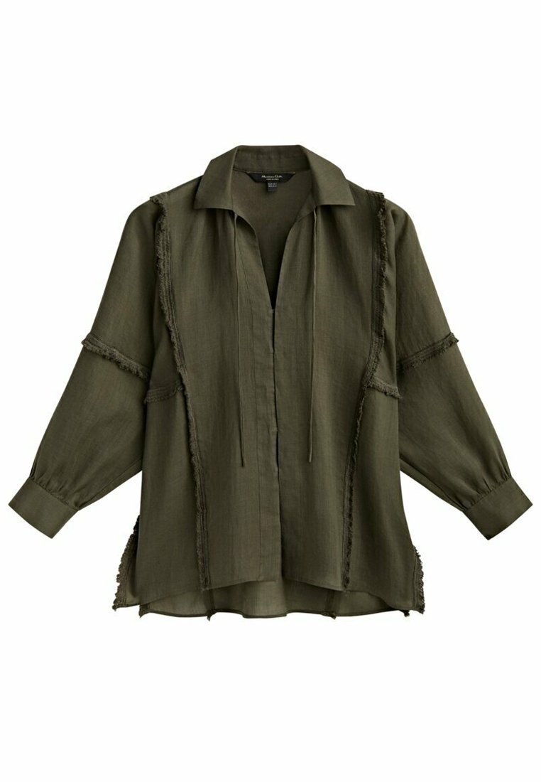 Blouse manches longues vert olive avec col, devant sans boutons, détails effilochés sur les finitions et coupe ample avec fentes latérales à l'ourlet.