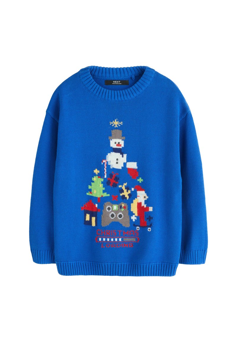Pulover tricotat albastru care prezintă o scenă jucăușă de Crăciun cu un om de zăpadă, copaci, Moș Crăciun și o consolă de jocuri. Guler și tiv cu model răsucit.