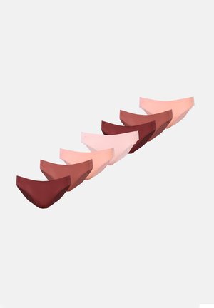 Septynios kelnaičių poros, išdėstytos spalvų gradientu nuo sodrios bordo iki šviesiai rožinės, pagamintos iš sklandžios medžiagos su nėrinių apdaila.