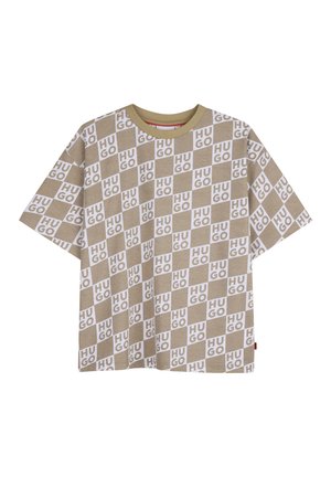 Chemise à manches courtes à carreaux beige et blanc avec motif répétitif "HUGO" et col rond vert olive.