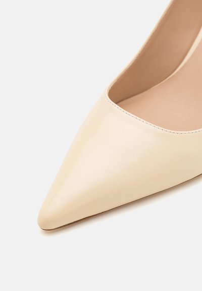 Stuart Weitzman Decolleté - beige