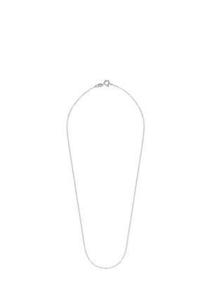 Zarte Silberkette mit Federringverschluss auf weißem Hintergrund.