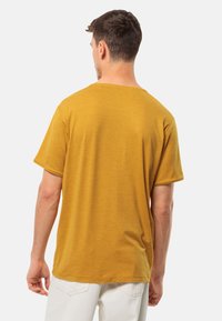 Jack Wolfskin TRAVEL - Sport T-Shirt - curry