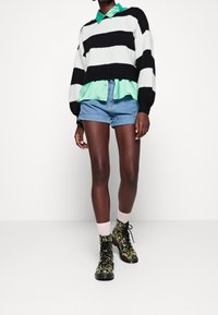 ONLY Stickad tröja - black