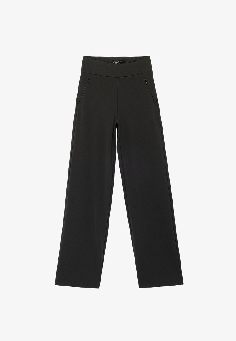 Schwarze weit geschnittene Hose aus glattem Material, mit einem breiten Bündchen und zwei seitlichen Reißverschlusstaschen. Keine sichtbaren Muster oder Akzente.