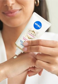 NIVEA 2ER SET LUMINOUS630® ANTI-PIGMENTFLECKEN HAND CREME 2 X 50 ML - Hand cream
