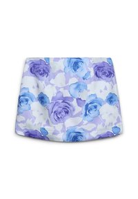 Blumiger Rock mit einem Lavendel- und Blaurosenmuster auf weißem Hintergrund. Hergestellt aus einem Stoff mit glatter Textur und geradem Saum.
