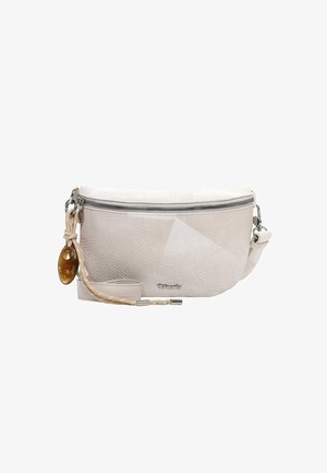 Lille beige stof crossbody taske med tekstureret mønster, sølv lynlås, justerbar rem og brun dekorativ charm.