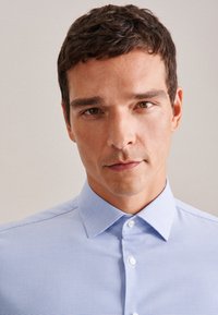 Seidensticker BUSINESS SHAPED - Camicia - light blue