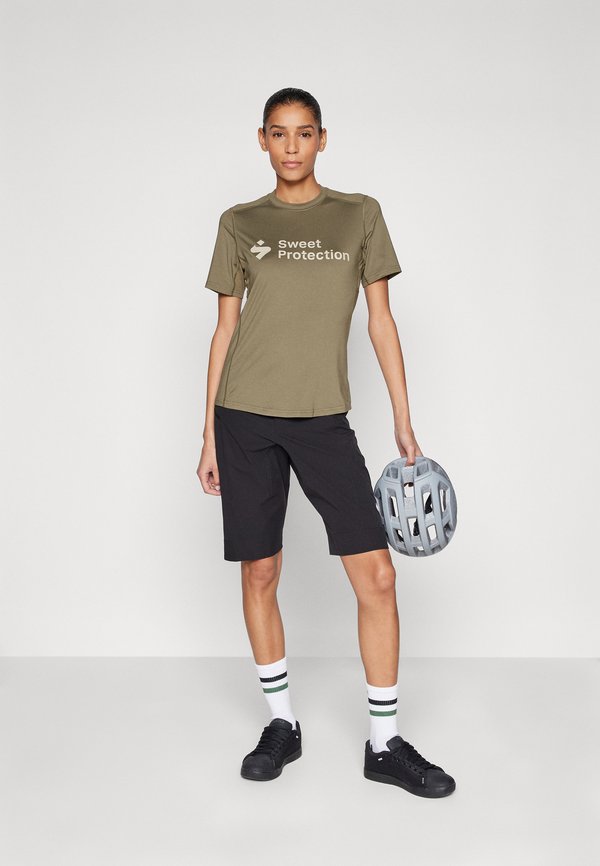 HUNTER - Sports T-shirt - woodland3