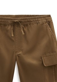 Bruna cargobyxor med elastisk midja och dragsko, med en sidoficka och mjuk tygstruktur.