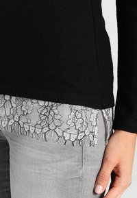 Esprit Sweter