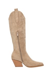 Beige suède cowboylaarzen tot aan de knie met ingewikkeld stiksel, puntige neus en een gestapelde houten hak; voorzien van een zijrits voor gemakkelijk aan- en uittrekken.