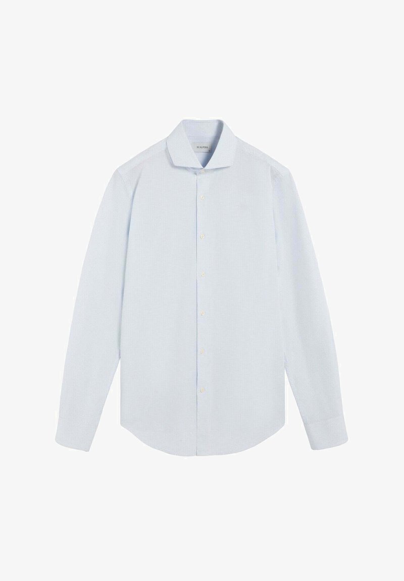 Camisa de vestir de manga larga azul claro con cuello clásico y frente de botones, mostrada sobre un fondo blanco liso.