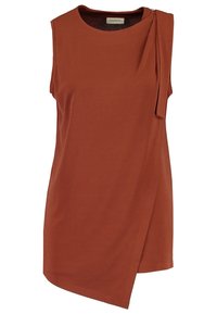 Rostfarbenes ärmelloses Kleid mit gerafftem Vorderteil, rundem Ausschnitt und seitlichem Reißverschluss, aus glattem Stoff gefertigt.